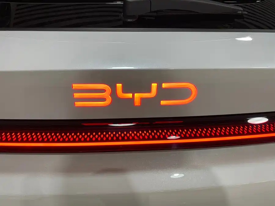 900x675_0_q87_c42_autohomecar__Chto52icN02AeTFtAAYysxaSs1A875.jpg.webp (BYD Seal U)Song PLUS New Energy 2024 Glory Edition EV 520km Flagship Model