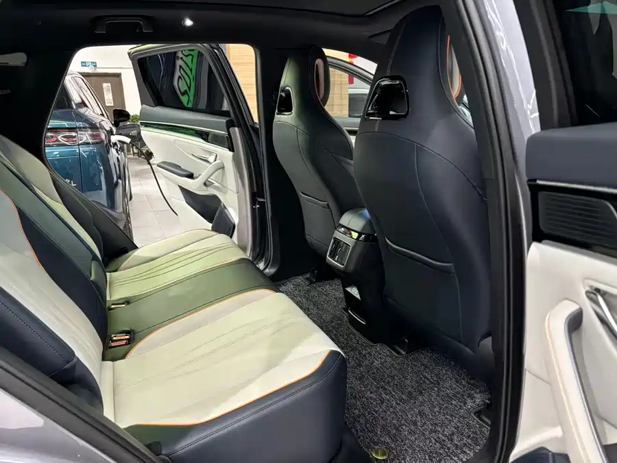 Song PLUS New Energy 2024 Glory Edition DM-i 71km Luxury Model