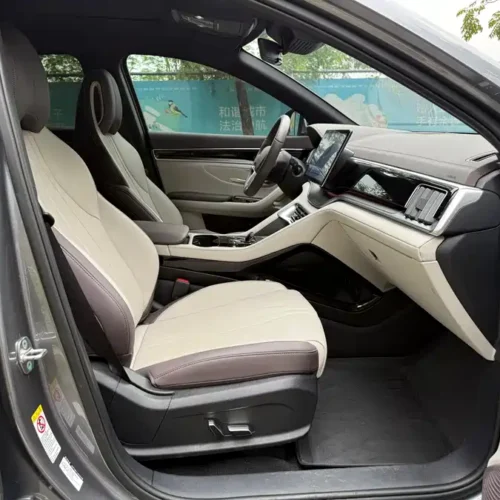 900x675_0_q87_c42_autohomecar__Chto52kByxSAURTYAAmfz7M_Pzs922.jpg.webp Song PLUS New Energy 2024 Glory Edition EV 520km Flagship Model