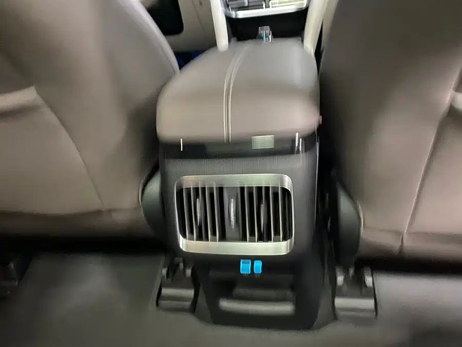 900x675_0_q87_c42_autohomecar__ChtpWGicN2CAXyrxAAnc_LicVQ0953.jpg.webp (BYD Seal U)Song PLUS New Energy 2024 Glory Edition EV 520km Flagship Model