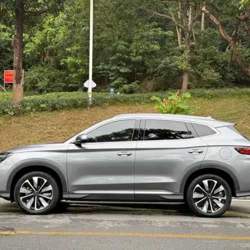 900x675_0_q87_c42_autohomecar__ChtpWGkByxeAMOLuAA-tweIJg38640.jpg.webp Song PLUS New Energy 2024 Glory Edition EV 520km Flagship Model