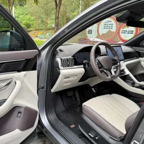 900x675_0_q87_c42_autohomecar__ChtpWGkByxiASOMSAAs7rGl4bU4000.jpg.webp Song PLUS New Energy 2024 Glory Edition EV 520km Flagship Model