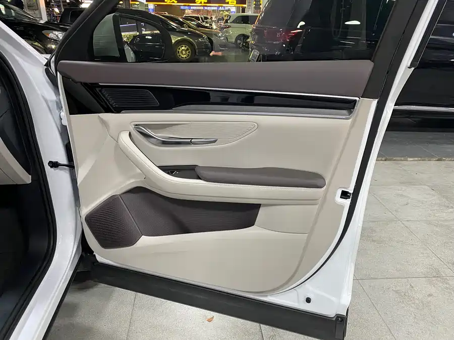 900x675_0_q87_c42_autohomecar__ChxpV2icN1qAGzFNAAnaia6uGUI792.jpg.webp (BYD Seal U)Song PLUS New Energy 2024 Glory Edition EV 520km Flagship Model