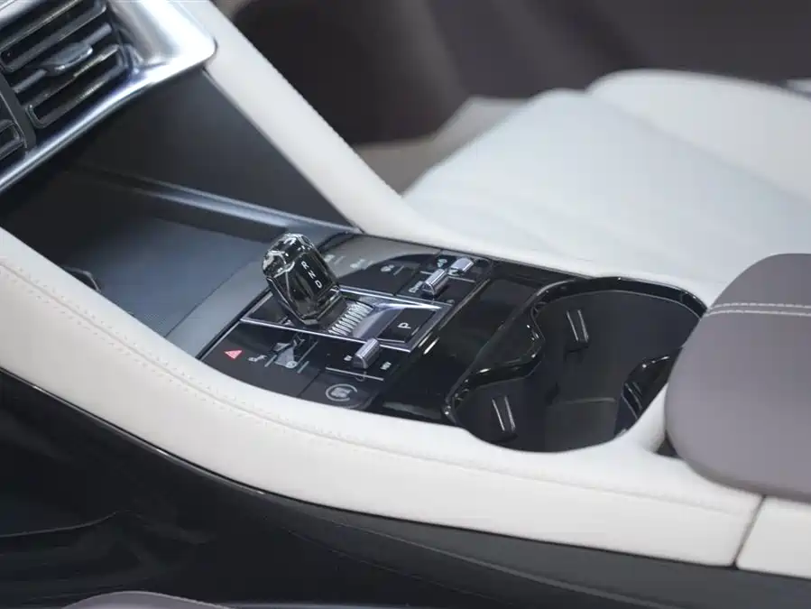 (BYD Seal U)Song PLUS New Energy 2025 DM-i 112KM Premium Edition