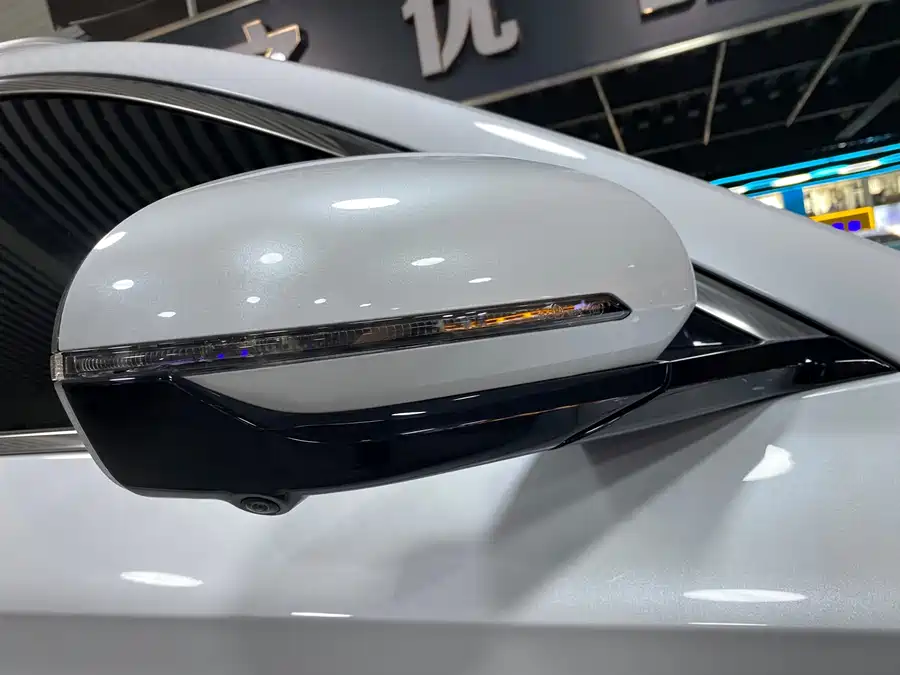 900x675_0_q87_c42_autohomecar__ChxpVWicN2KAEMMWAAZSu6ZxCjs691.jpg.webp (BYD Seal U)Song PLUS New Energy 2024 Glory Edition EV 520km Flagship Model