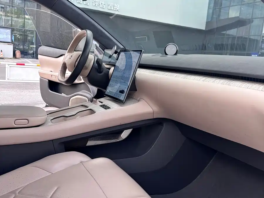 900x675_0_q87_c42_autohomecar__Chtk2Wf3FRmAIY9YAAfhb8bI2xI102.jpg.webp Used NIO ET7 2022 model 100kWh first edition