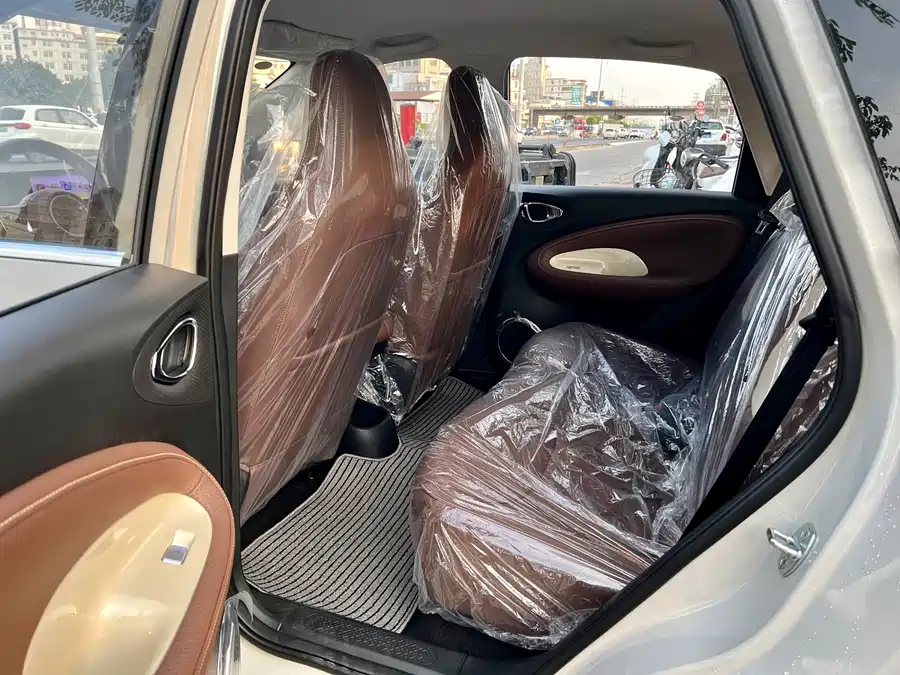 900x675_0_q87_c42_autohomecar__Chto52iqdACARk8cAAsK7GRqigc641.jpg.webp Used Wuling Bingo 2025 model 333km Yuexiang model