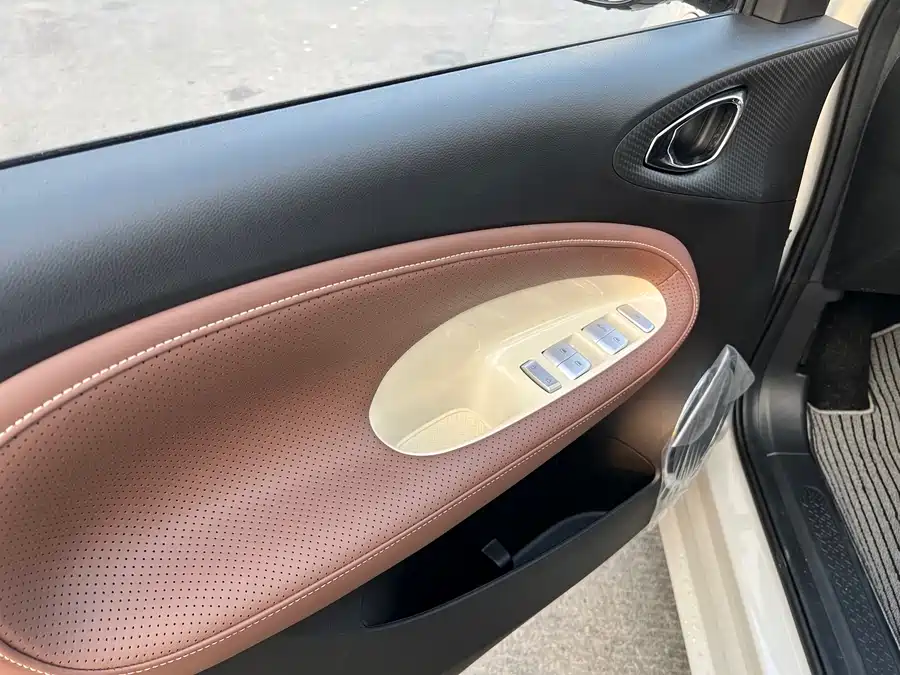 900x675_0_q87_c42_autohomecar__Chto52iqdCKAODaWAAmhBMmBpPs732.jpg.webp Used Wuling Bingo 2025 model 333km Yuexiang model