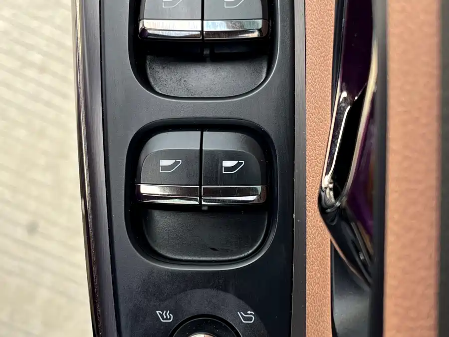 900x675_0_q87_c42_autohomecar__Chto52j9yWmAAxUiAAjW8xeX34s899.jpg.webp Used NIO ES8 2020 580KM six-seater version