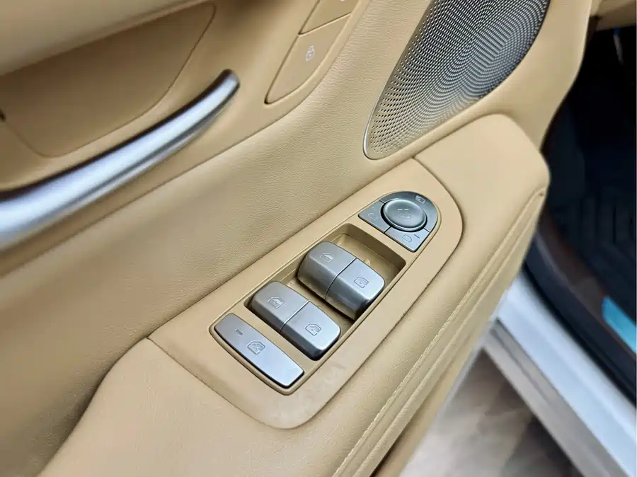 900x675_0_q87_c42_autohomecar__Chto52jY-EuAPLBqAAZEaK1fPW4710.jpg.webp Used HUAWEI AITO M7 2024 1.5T rear drive Plus version 5 seats