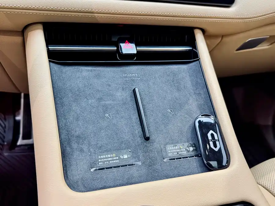 900x675_0_q87_c42_autohomecar__Chto52jY-FCAOaa0AArPN9_MnKo171.jpg.webp Used HUAWEI AITO M7 2024 1.5T rear drive Plus version 5 seats