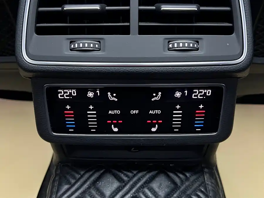 900x675_0_q87_c42_autohomecar__Chto52jg9h2AShBgAAjkppuG6v8253.jpg.webp Used Audi A6L 2020 55 TFSI quattro exclusive dynamic model