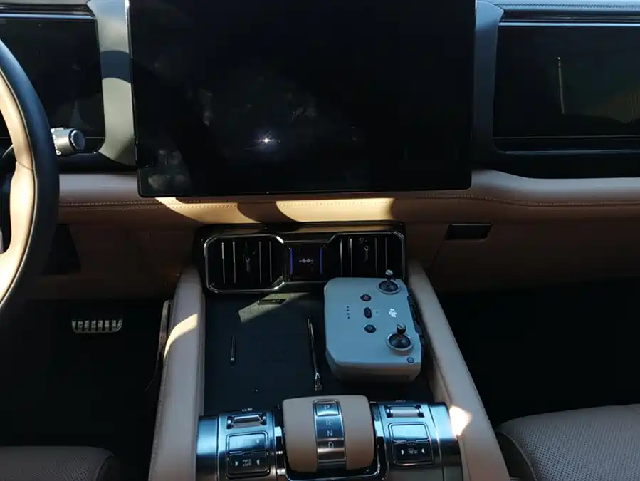 900x675_0_q87_c42_autohomecar__Chto52k09MeAD24yAAEZgoHNLBA310.jpg.webp Used BYD Leopard 8 2025 Zhiyong flagship drone version 6 seats