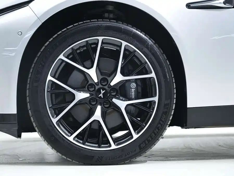 900x675_0_q87_c42_autohomecar__Chto52k1S8qAFkXmAAIwC-BYfl0585.jpg.webp Used Xpeng P7 2023 model P7i 702 Pro