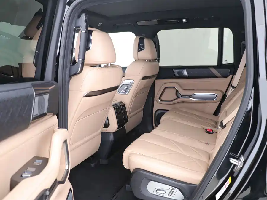 900x675_0_q87_c42_autohomecar__Chto52k2P_WAdgeHAAPHOnOMiFY305.jpg.webp Used BYD Leopard 8 2025 Zhiyong flagship version 7 seats