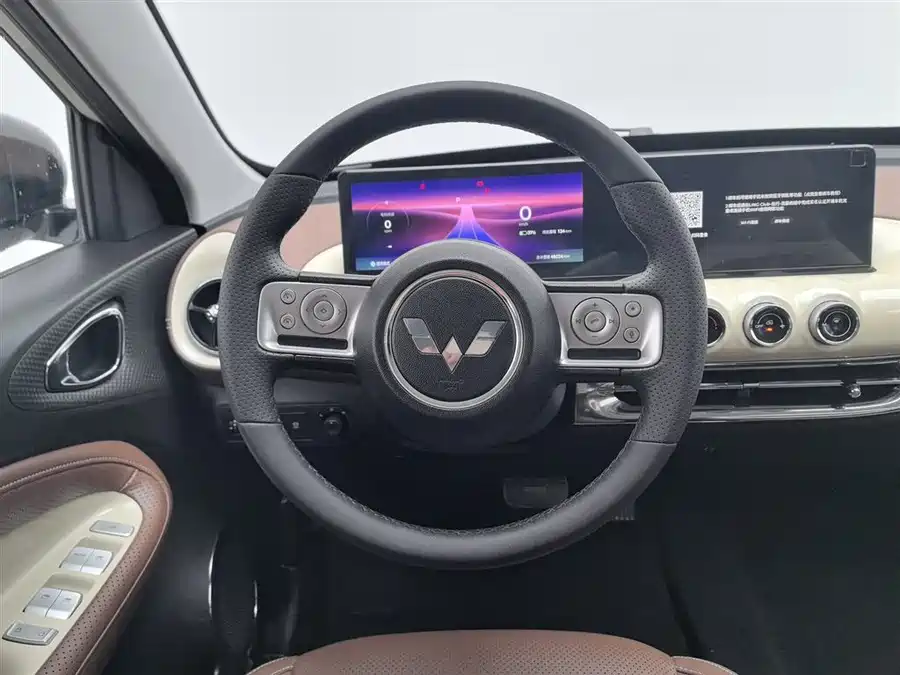 900x675_0_q87_c42_autohomecar__Chto52k6o5eAGZF-AAG1ndCPaO8677.jpg.webp Used Wuling Bingo 2023 model 333km Lingxi Internet+ model