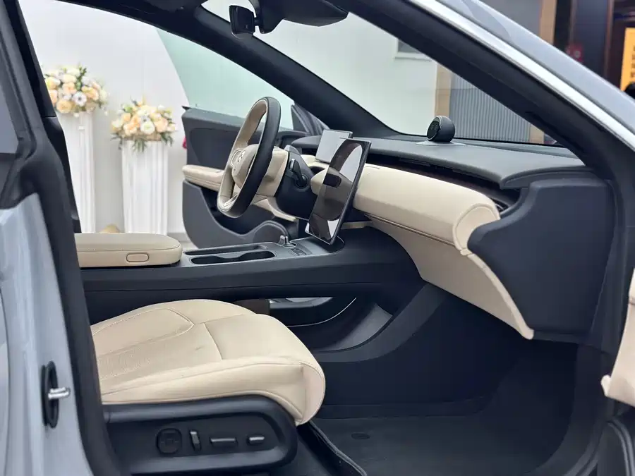 900x675_0_q87_c42_autohomecar__Chto52k76KyAX8hUAAWYgrQUBI4214.jpg.webp Used NIO ET5T 2024 model 75kWh Touring