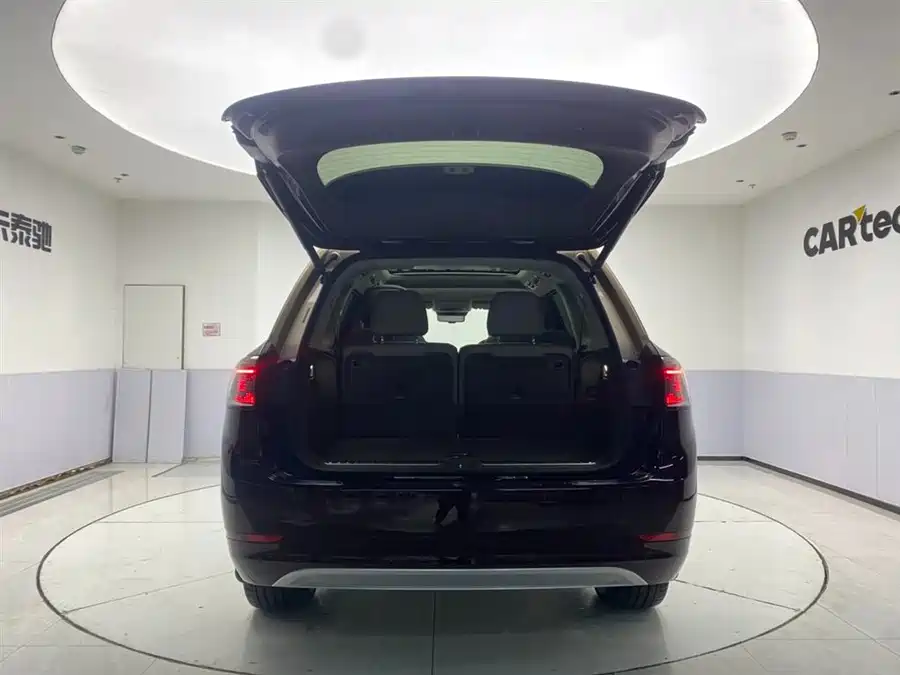 Used AITO M9 2025 extended range Ultra version 52kWh 6-seater version