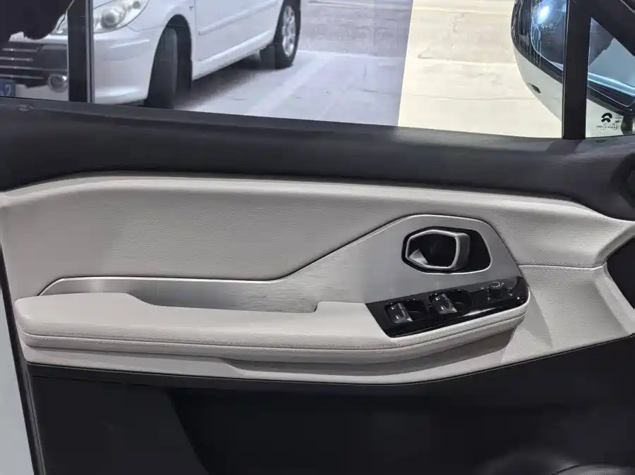 900x675_0_q87_c42_autohomecar__Chto52k7peaAHrzCAAKdzBIq2Lk768.jpg.webp Used NIO ES8 2018 model 355KM baseline version seven-seater version