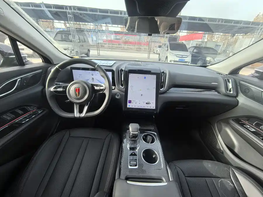 900x675_0_q87_c42_autohomecar__Chto52k7zQSAYH8PAAeAAleGJgk422.jpg.webp Used Hongqi HS3 PHEV 2025 117km Jinwei Edition