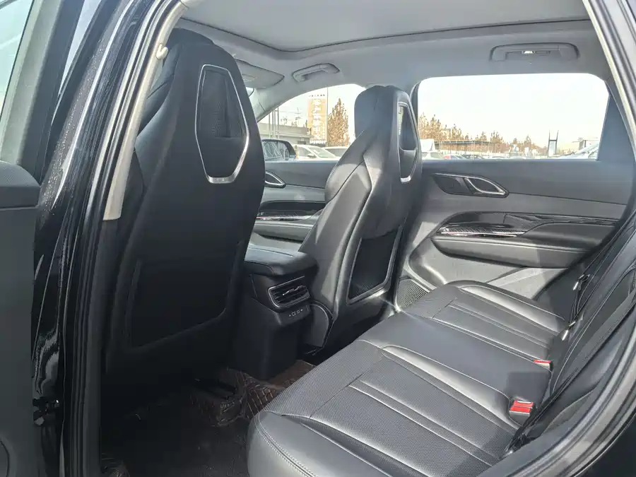 900x675_0_q87_c42_autohomecar__Chto52k7zQWAbIgcAAX6wWGZqmQ505.jpg.webp Used Hongqi HS3 PHEV 2025 117km Jinwei Edition