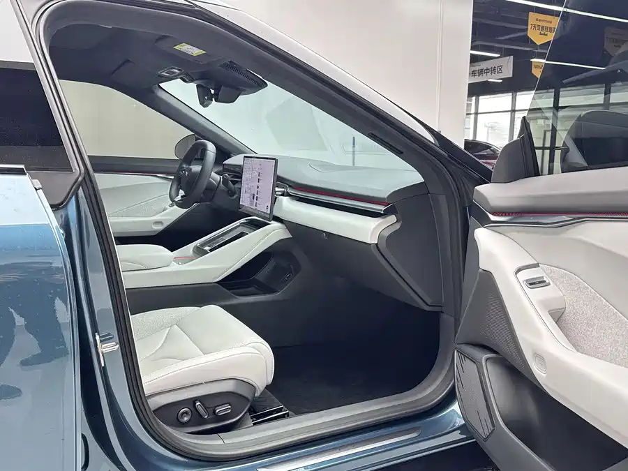 900x675_0_q87_c42_autohomecar__Chto52k9B4mAf1NWAAXjTa9W5kw907.jpg.webp Used Xpeng P7 2025 model 820 ultra long battery life Ultra