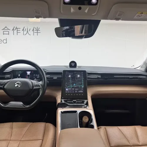 900x675_0_q87_c42_autohomecar__Chto52k9PFCAbT-cAAhUmbC72P8271.jpg.webp Used NIO ES8 2018 model 355KM baseline version seven-seater version