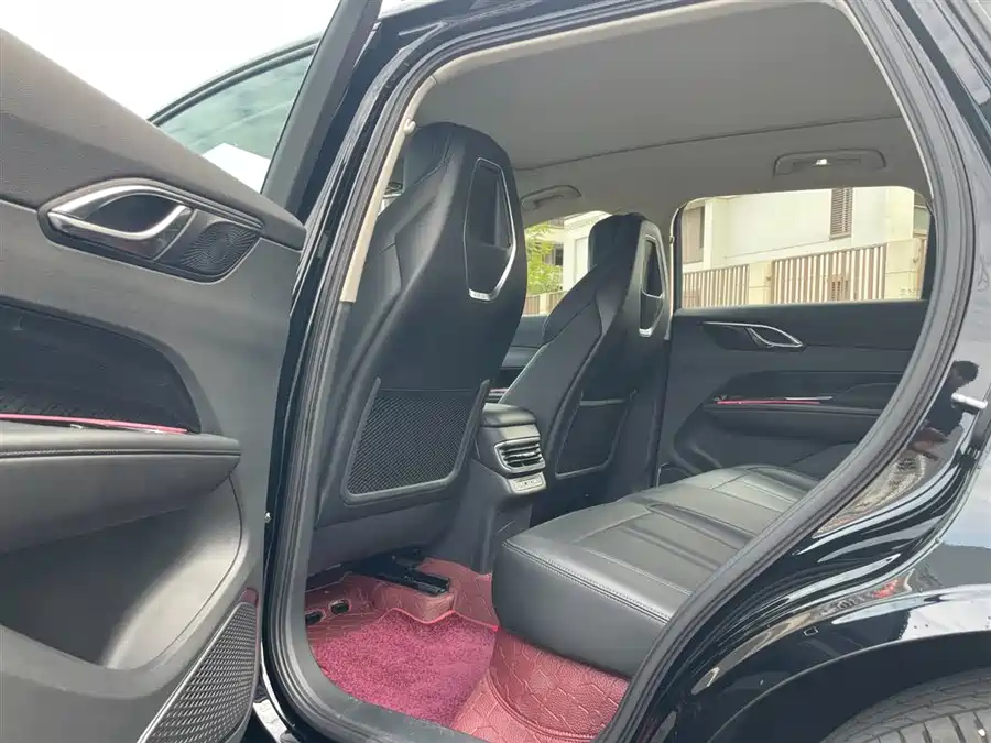 900x675_0_q87_c42_autohomecar__Chto52kAJ2aAODUCAAH3u6KeOIw651.jpg.webp Used Hongqi HS3 PHEV 2024 115km Jinwei Edition