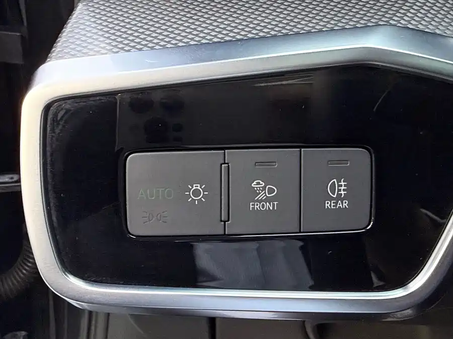 900x675_0_q87_c42_autohomecar__Chto52kKv8yAK2KYAAhidhh76ek332.jpg.webp Used Audi A6L 2019 40 TFSI luxury and dynamic model