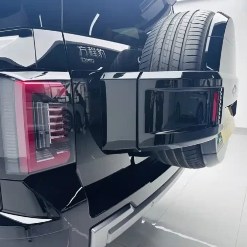 900x675_0_q87_c42_autohomecar__Chto52kOqc6ATIKIAAPdkQu-fl8961.jpg.webp Used BYD Leopard 8 2025 Zhiyong flagship version 7 seats