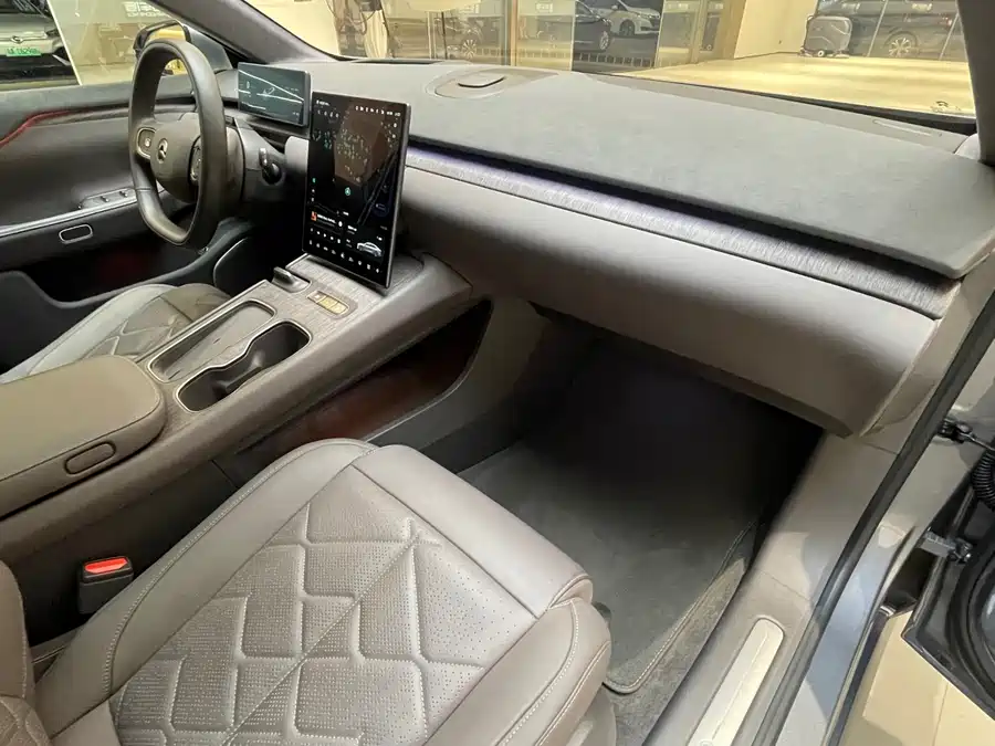 900x675_0_q87_c42_autohomecar__Chto52kPA8yAFC8JAAd3P2rCL8A975.jpg.webp Used NIO ET7 2024 75kWh Executive Signature Edition