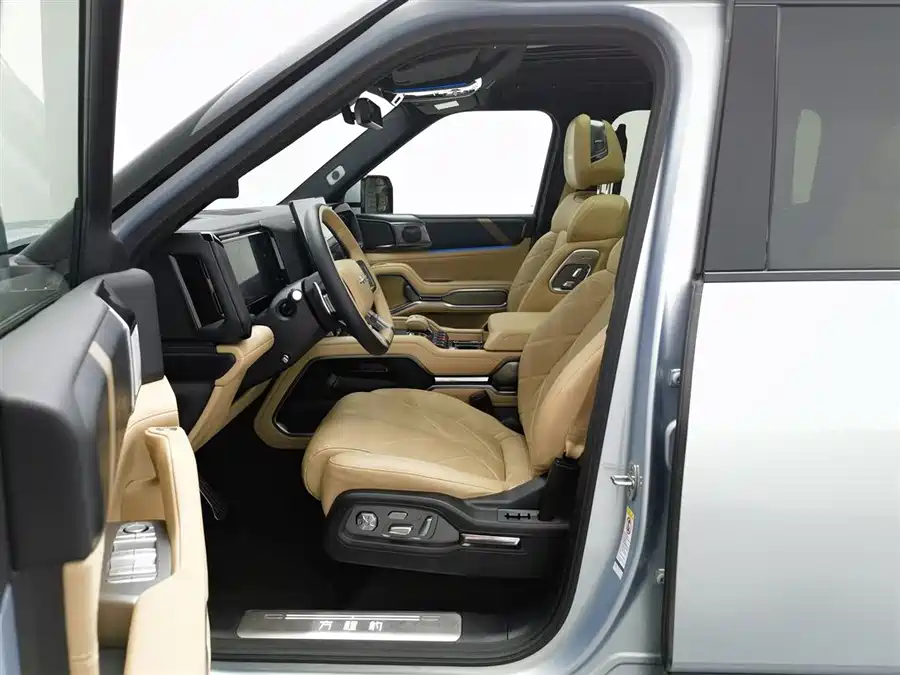 900x675_0_q87_c42_autohomecar__Chto52kVp-ANFMEAAGNGj0KN6A116.jpg.webp Used BYD Leopard 8 2025 Zhiyong flagship version 7 seats