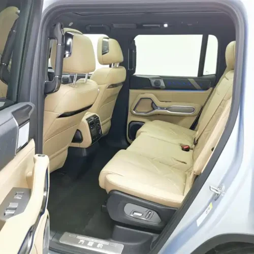 900x675_0_q87_c42_autohomecar__Chto52kVp_WAPRiYAAGhM7RlUc0044.jpg.webp Used BYD Leopard 8 2025 Zhiyong flagship version 7 seats