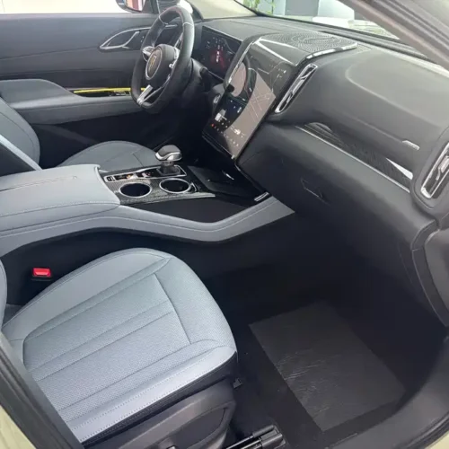 900x675_0_q87_c42_autohomecar__Chto52kWfM6Ac1zmAAiSKVR82YU818.jpg.webp Used Hongqi HS3 PHEV 2024 115km Jinwei Edition