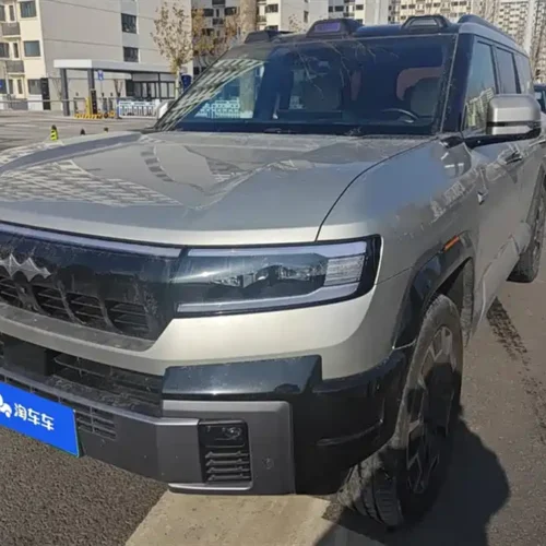 900x675_0_q87_c42_autohomecar__Chto52k_3XaAEpmbAAIpmptR-iI827.jpg.webp Used BYD Leopard 8 2025 Zhiyong flagship version 7 seats