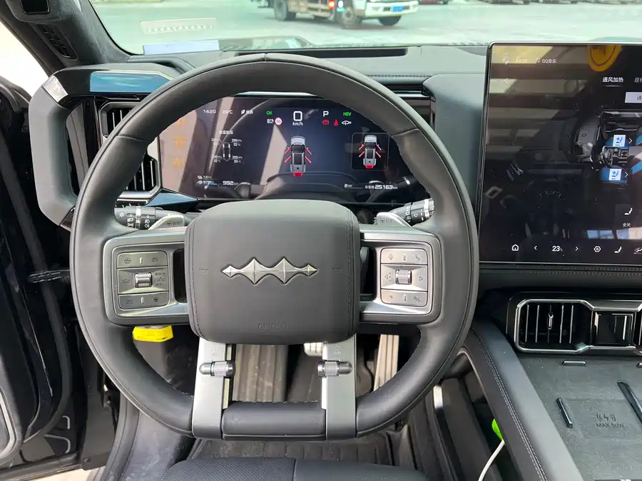 900x675_0_q87_c42_autohomecar__Chto52kazIWAMS-XAAjAQaXkSIs846.jpg.webp Used BYD Leopard 8 2025 Zhiyong flagship version 7 seats