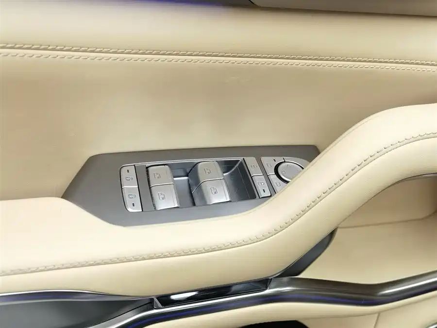 900x675_0_q87_c42_autohomecar__Chto52kdXOWAedWaAAFJBUgHJ7Q651.jpg.webp Used BYD Leopard 8 2025 Zhiyong flagship version 7 seats