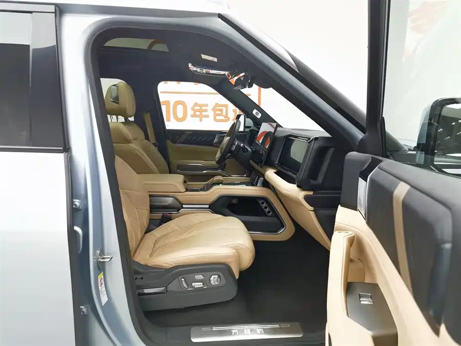 900x675_0_q87_c42_autohomecar__Chto52kdXOyALO2sAAGPchtIaQ8329.jpg.webp Used BYD Leopard 8 2025 Zhiyong flagship version 7 seats