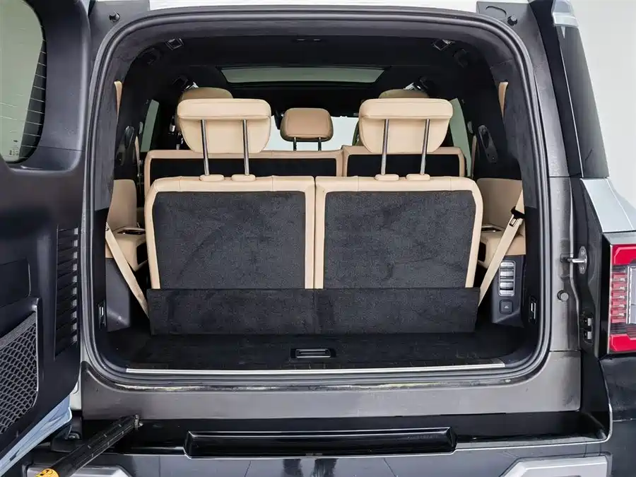 Used BYD Leopard 8 2025 Zhiyong flagship version 7 seats