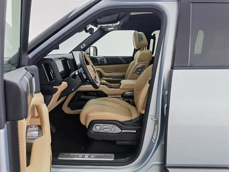 Used BYD Leopard 8 2025 Zhiyong flagship version 7 seats