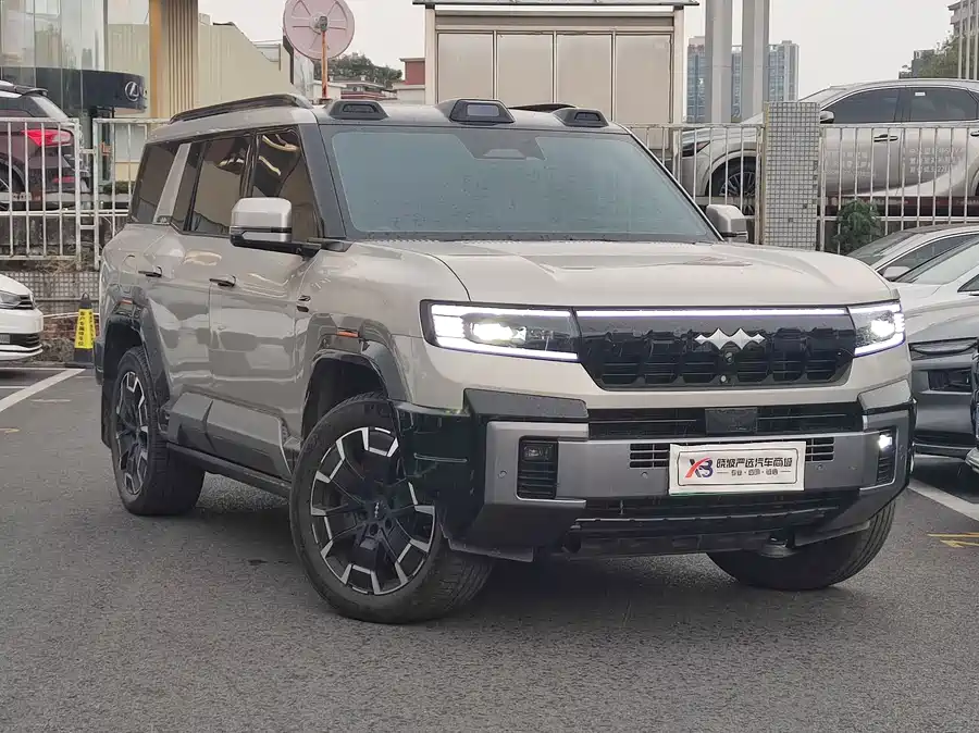 Used BYD Leopard 8 2025 Zhiyong flagship version 7 seats