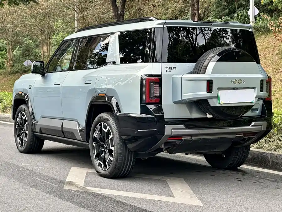 Used BYD Leopard 8 2025 Zhiyong flagship version 6 seats