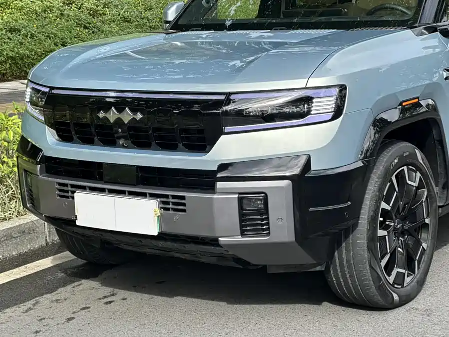 Used BYD Leopard 8 2025 Zhiyong flagship version 6 seats