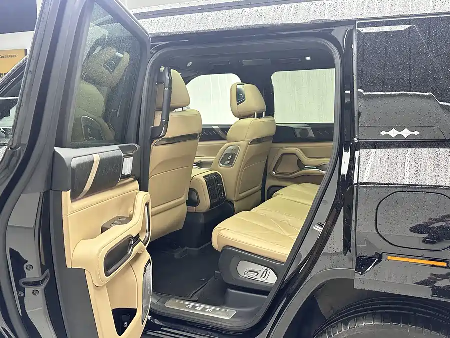 Used BYD Leopard 8 2025 Zhiyong flagship version 7 seats