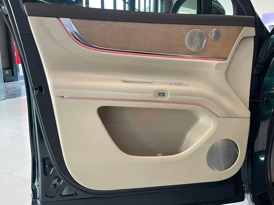 900x675_0_q87_c42_autohomecar__Chto52kmmtOAS9m4AAhZ_4V4KEg018.jpg.webp Used AITO M9 2024 extended range Max version 42kWh 6-seater version