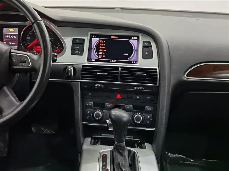 900x675_0_q87_c42_autohomecar__Chto52koFXqAASaPAAGIz_EAfb4927.jpg.webp Used Audi A6L 2011 2.0 TFSI automatic standard