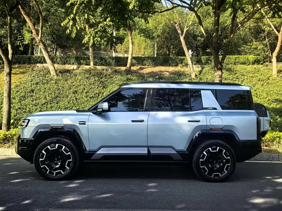 900x675_0_q87_c42_autohomecar__Chto52kpDzKAGh0EAAxqjiAGJx8032.jpg.webp Used BYD Leopard 8 2025 Zhiyong flagship version 7 seats