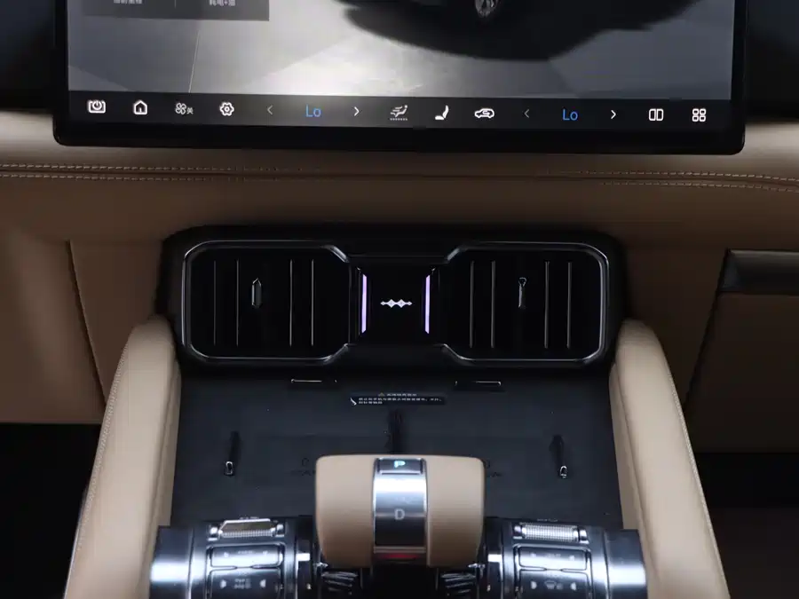 900x675_0_q87_c42_autohomecar__Chto52kpFW-ADBb0AATgGD48Bkc413.jpg.webp Used BYD Leopard 8 2025 Zhiyong flagship version 7 seats