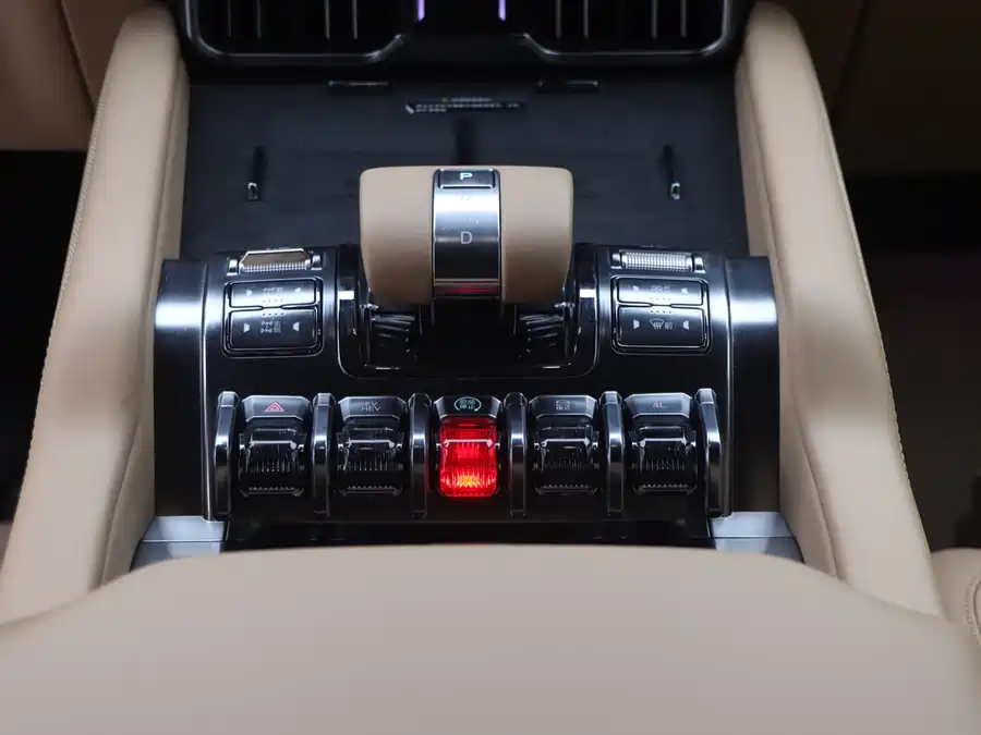 900x675_0_q87_c42_autohomecar__Chto52kpFW-AU3t6AAVeoLJPvGE595.jpg.webp Used BYD Leopard 8 2025 Zhiyong flagship version 7 seats