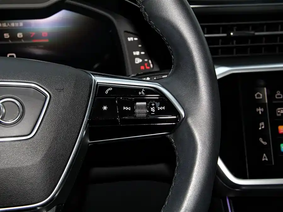 900x675_0_q87_c42_autohomecar__Chto52kpWzuAcmT-AAGfgIS-w-A627.jpg.webp Used Audi A7 2023 45 TFSI Premium Selection